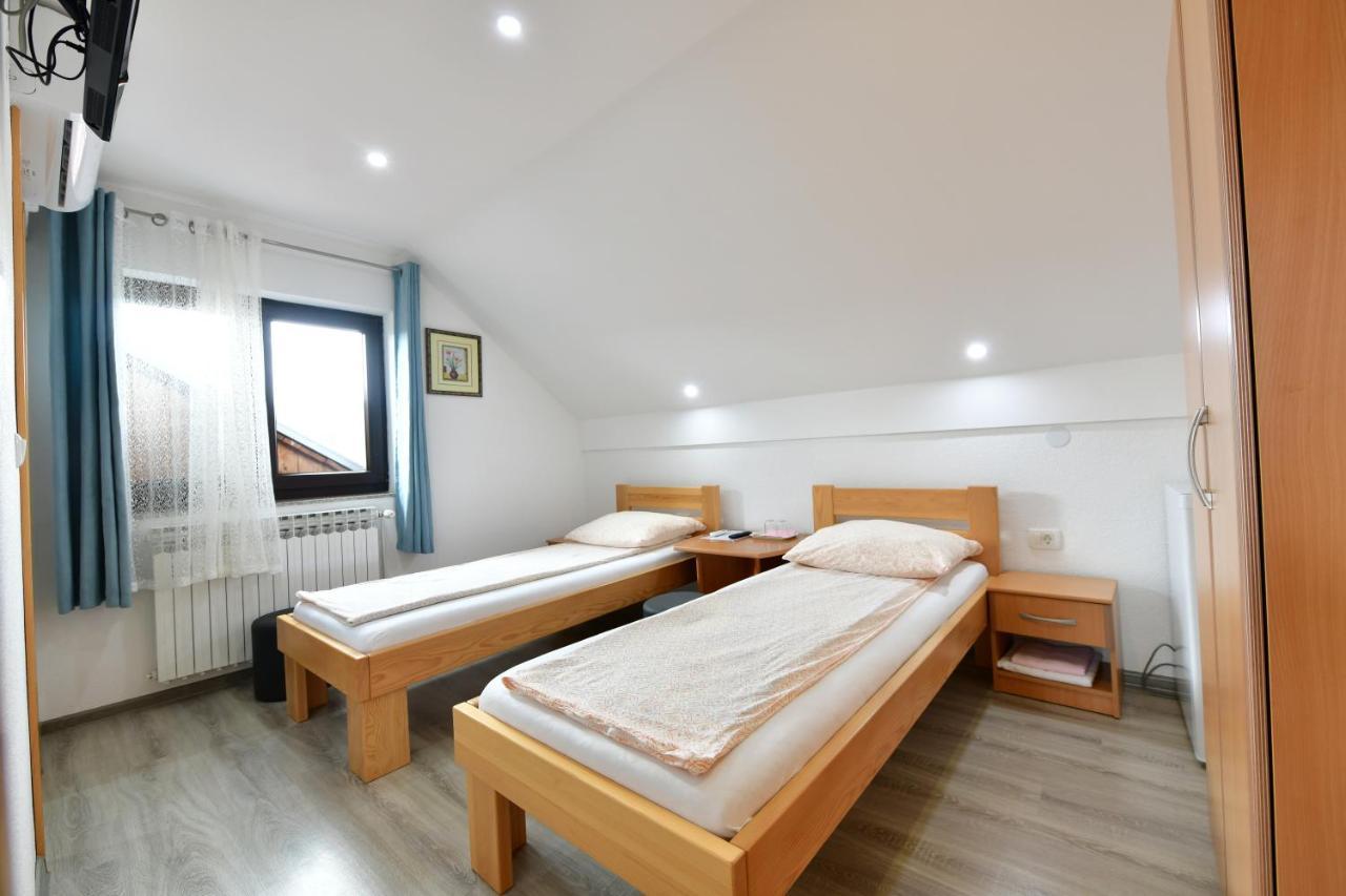 House Marinic Hotel กราโบวาซ ภายนอก รูปภาพ