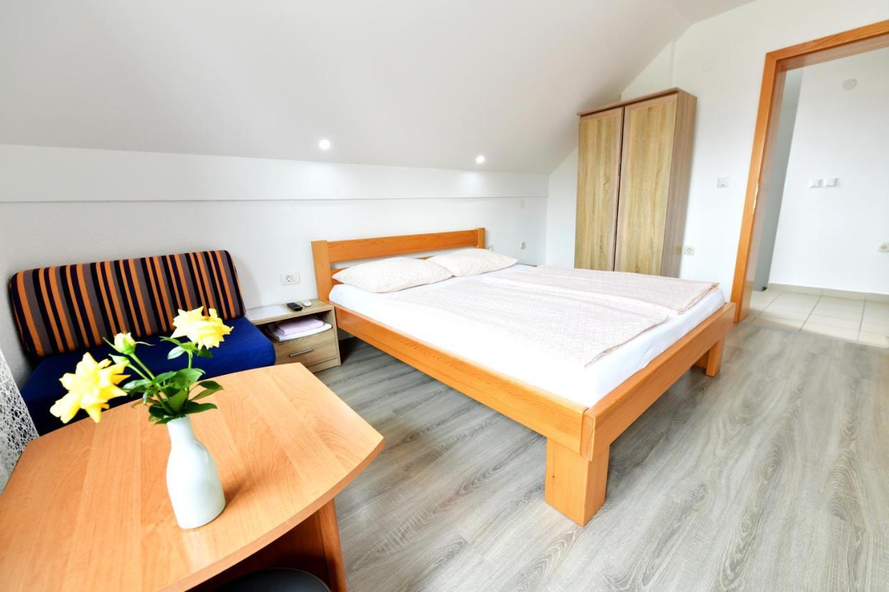 House Marinic Hotel กราโบวาซ ภายนอก รูปภาพ